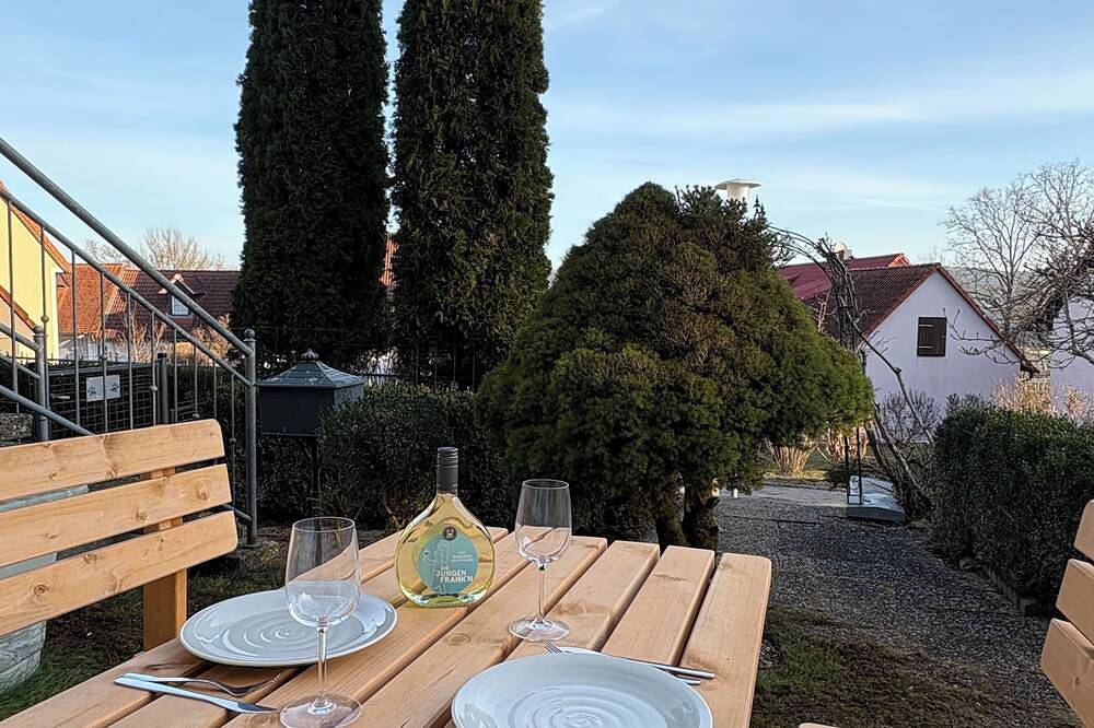 Ganze Wohnung, Modernes Serviced Apartment / Fewo Franken Idyll in Pfofeld, Fränkisches Seenland