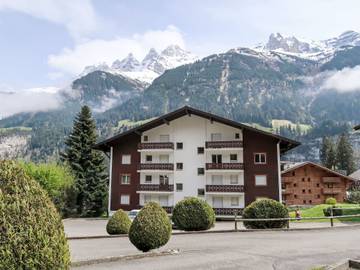 Gîte pour 4 personnes, avec balcon et vue à Champéry