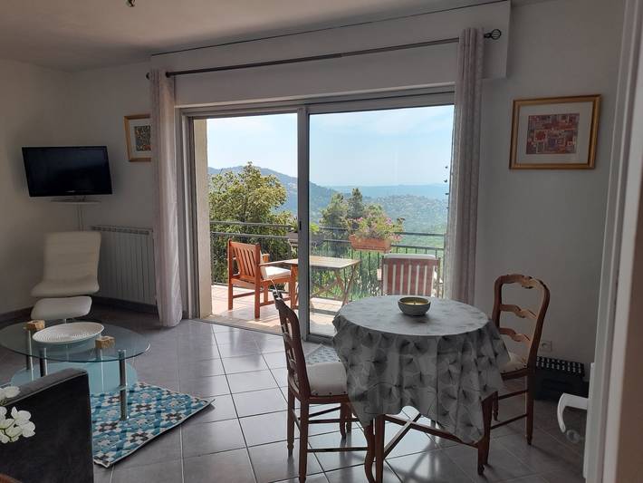 Gîte pour 4 personnes, avec piscine à Cabris