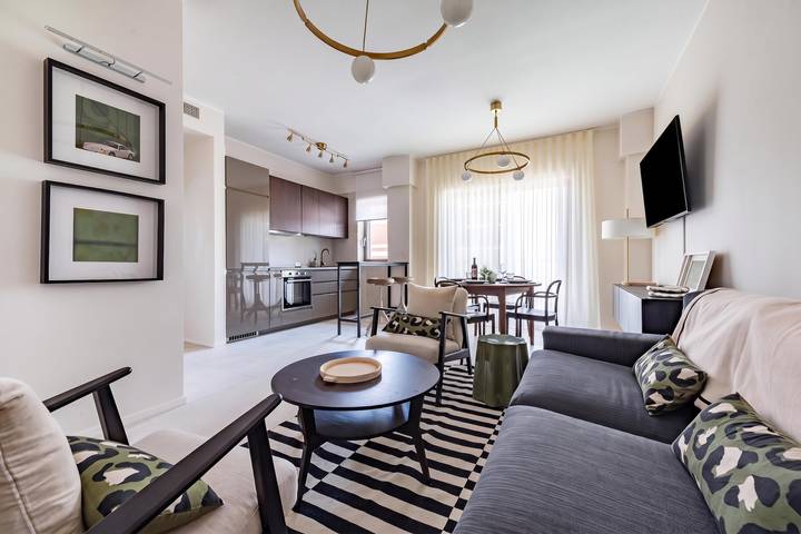Ferienwohnung für 4 Personen, mit Balkon und Kinderpool in Bari