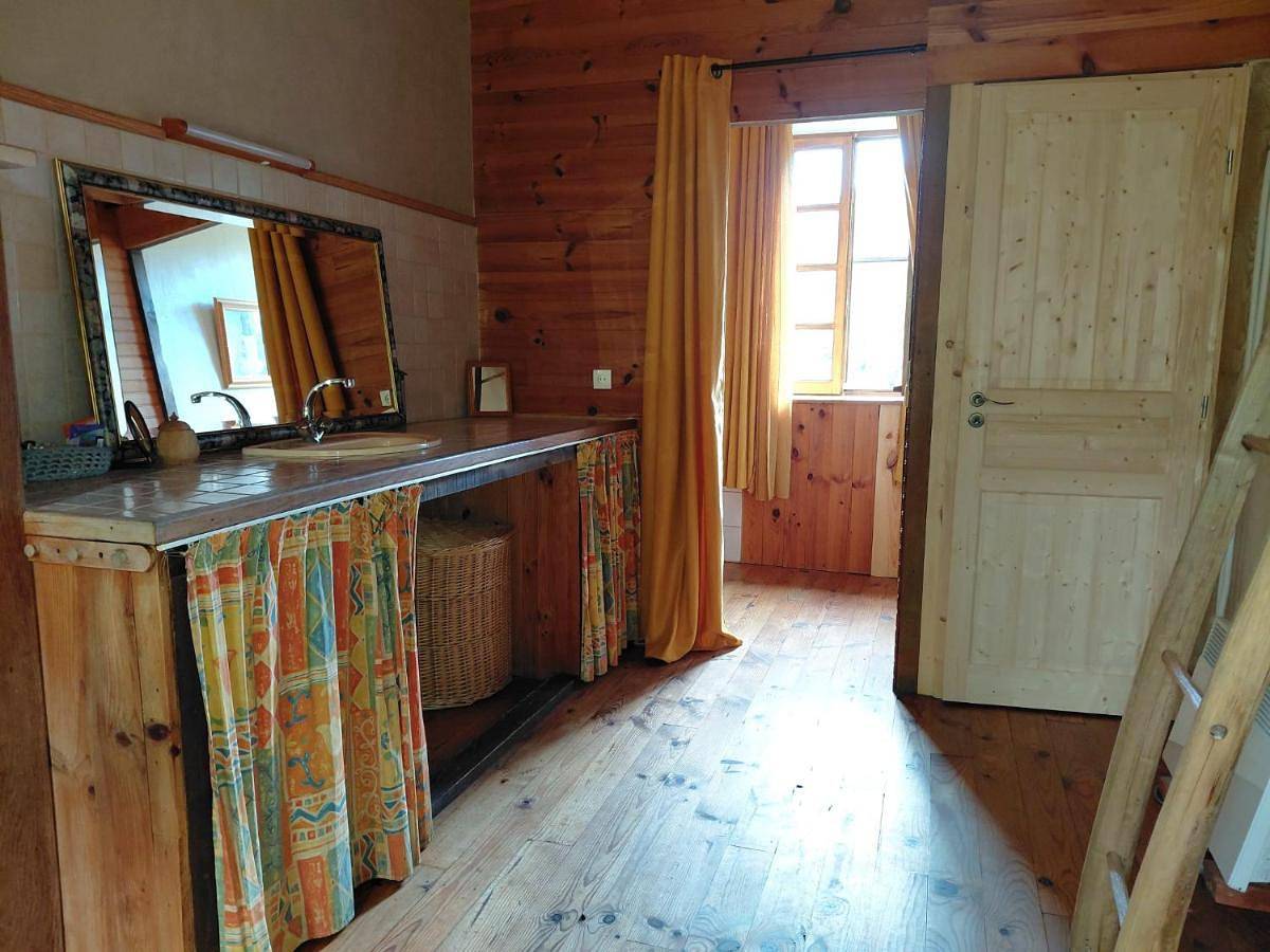 Double Room in Moulis (Ariège), Parc naturel régional des Pyrénées ariégeoises