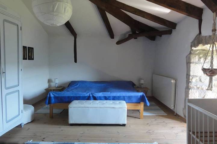 Location de vacances pour 8 personnes, avec jardin à Saint-Étienne-de-Serre - 4