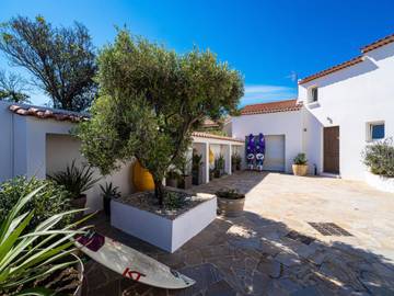 Holiday Rental for 16 People in Martigues, Istres region, Photo 1