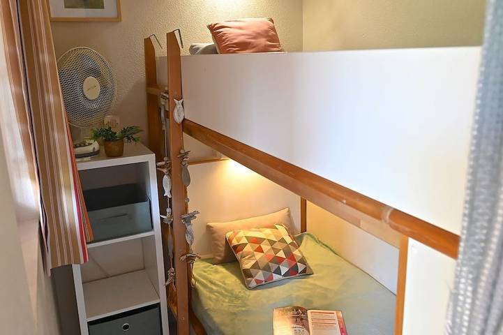 Gîte pour 4 personnes, avec jardin et piscine ainsi que bassin pour enfant et terrasse, animaux acceptés dans Golf De Cap Esterel - 4