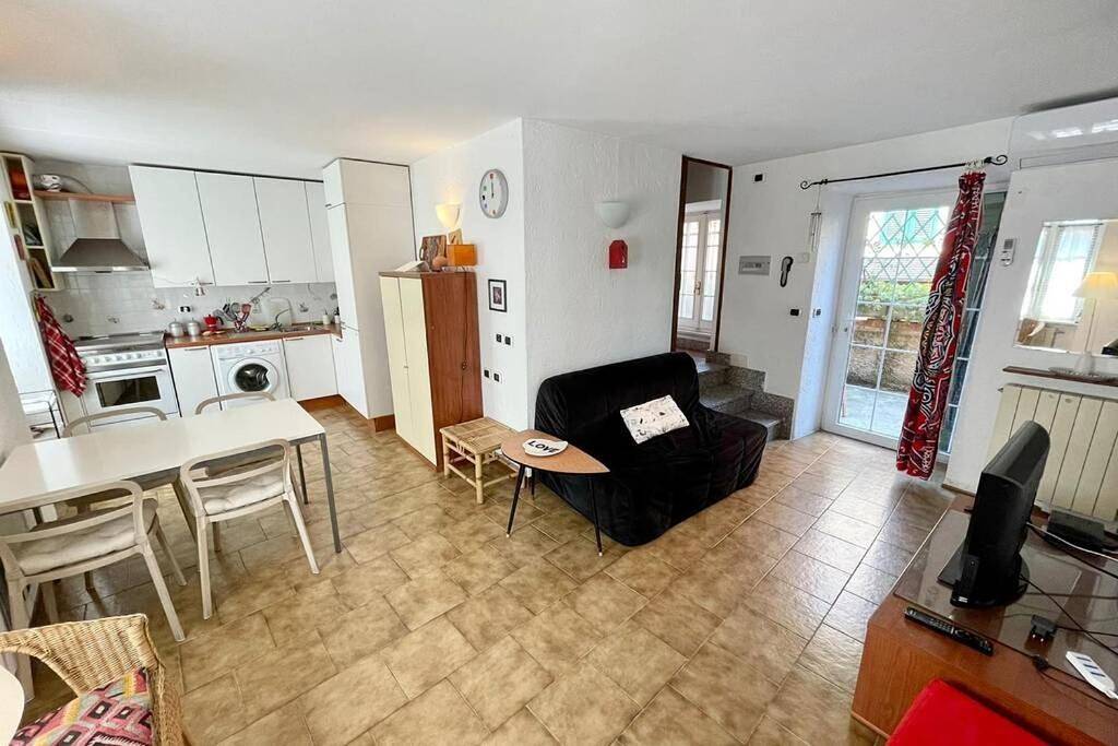 Ganze Wohnung, Framura, Ampio appartamento con terrazzo vista mare in Anzo-Setta, Framura