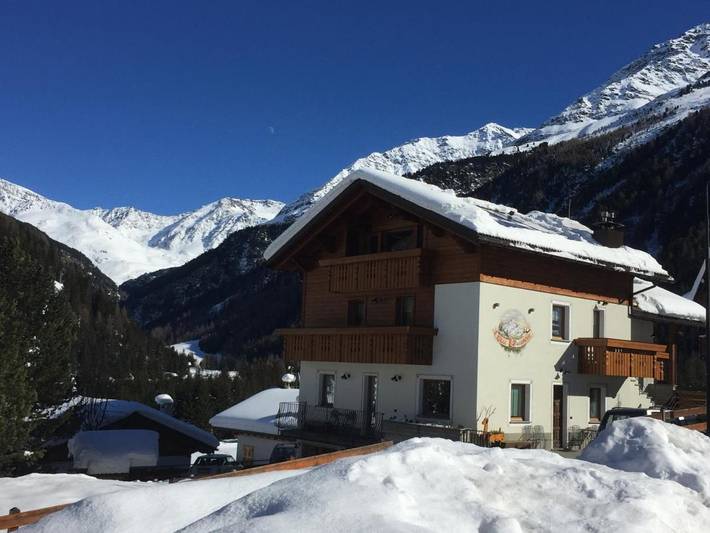 Appartamento per 4 persone, con Balcone e Idromassaggio nonché Terrazza e Giardino a Santa Caterina Valfurva