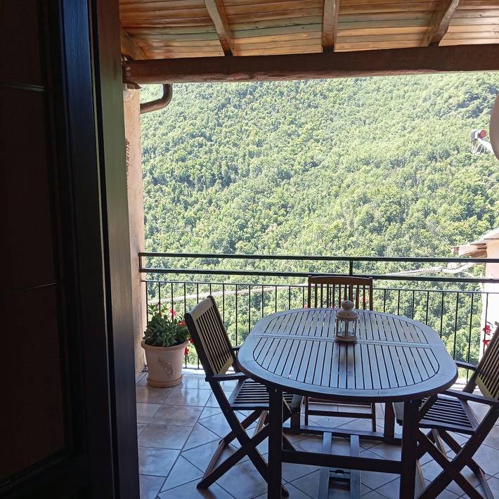 Casa Vacanze 'Agriturismo U Spigu Nonna Annetta'  appartamento Lavanda con vista super panoramica in Nasino, Alpi Liguri