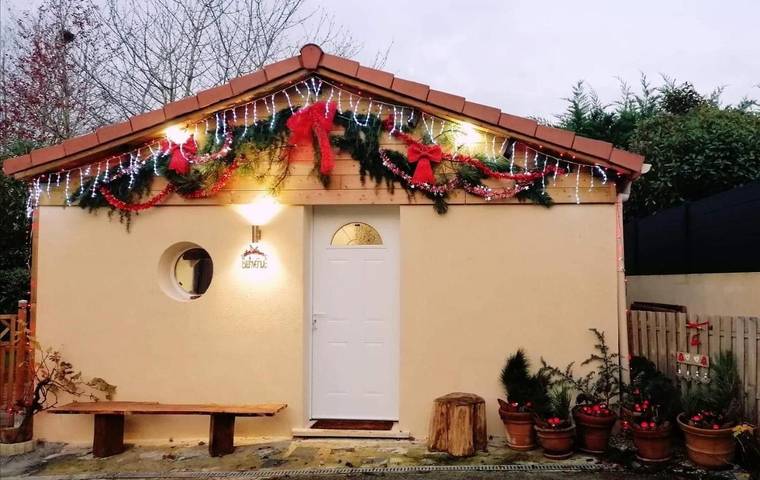 Chalet pour 4 personnes, avec Terrasse et Jardin ainsi que Piscine et Vue dans Seine-et-Marne