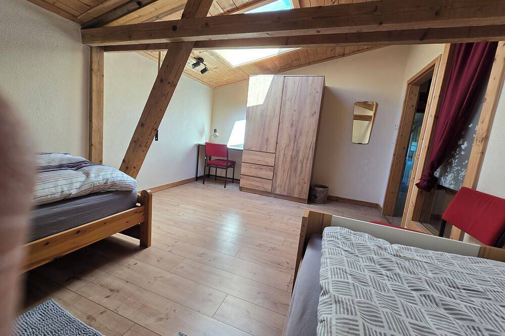 Apartamento entero, Quiet vacation apartment for 2 persons or more with fully equipped kitchen + washing machine in Ilshofen, Hohenlohe