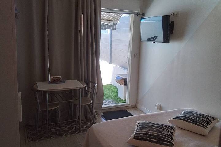 Ideal studio for a short stay, 20 minutes from the beaches between Nîmes and Montpellier in Lunel, Costa mediterránea (Francia)