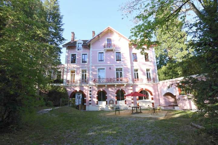 Hôtel pour 2 personnes, avec sauna et vue ainsi que piscine et jardin, animaux acceptés