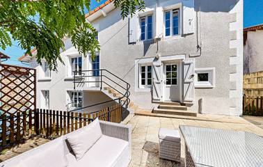 Gîte pour 6 personnes, avec terrasse et jardin, animaux acceptés dans Suris