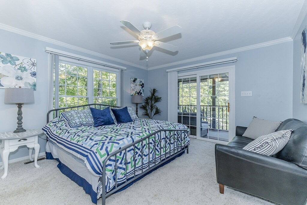 Neue Auflistung! 5 Br, 3. 5 Bath, Game Room, Kajaks, Paddle Boards, Haustiere willkommen! in Lake Gaston