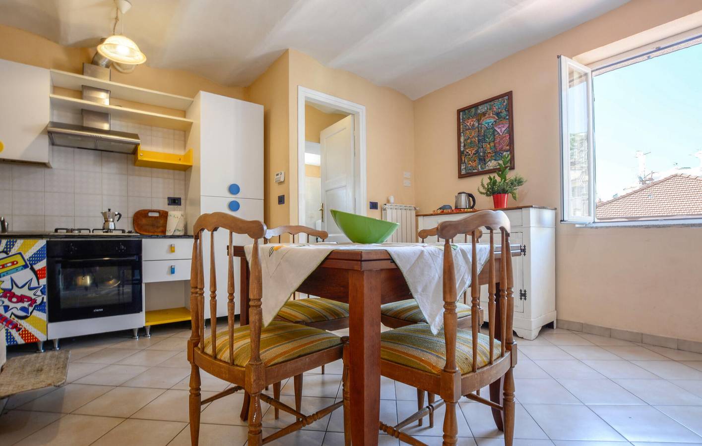 Entire holiday apartment, Taggia Apartment with WiFi, Kitchen & Child-Friendly. Close to Town Centre & River! in Taggia (City), Taggia