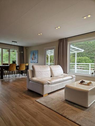 Maison d’hôte pour 2 personnes, avec jardin ainsi que vue et terrasse dans Bergen