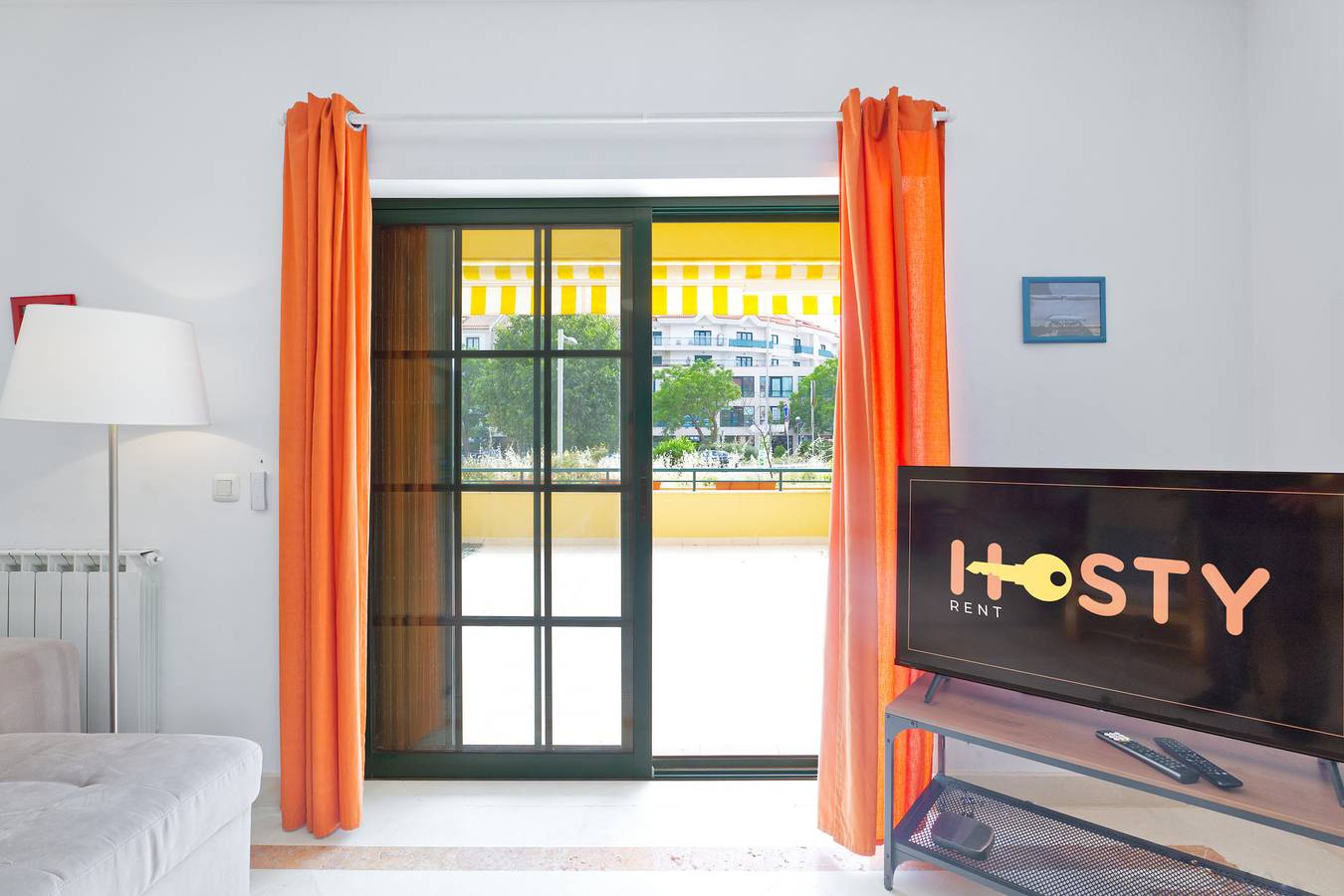 Apartamento inteiro, Apartamento de férias para 6 pessoas com terraço in Carcavelos e Parede, Costa de Lisboa