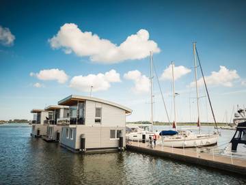 Boot für 6 Personen, mit Balkon und Seeblick sowie Sauna und Ausblick, kinderfreundlich am Greifswalder Bodden