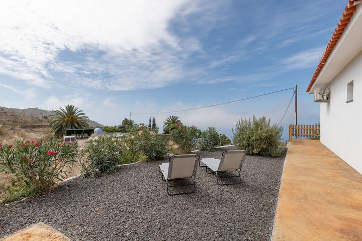 Casa de vacaciones 'Tajinaste' con vistas al mar, Wi-Fi y aire acondicionado in Tijarafe, La Palma Sur