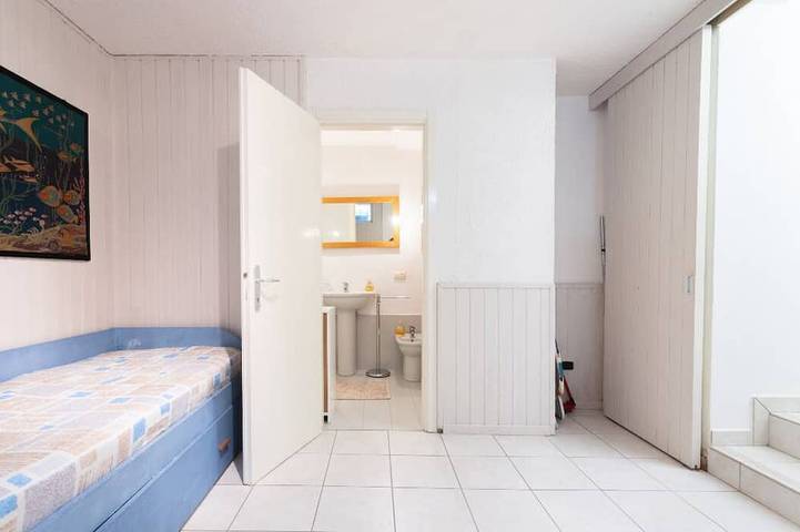 Ganze Wohnung, Modernes Panorama-Apartment mit Pool in Bregano, Bardello