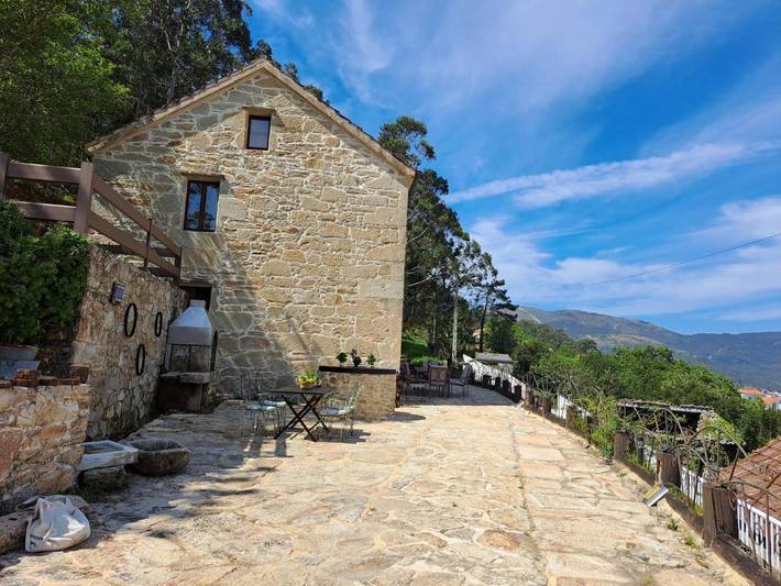 Apartamento para 8 personas, con vistas además de jardín y vistas al lago, Se admiten mascotas en Muros (Galicia)