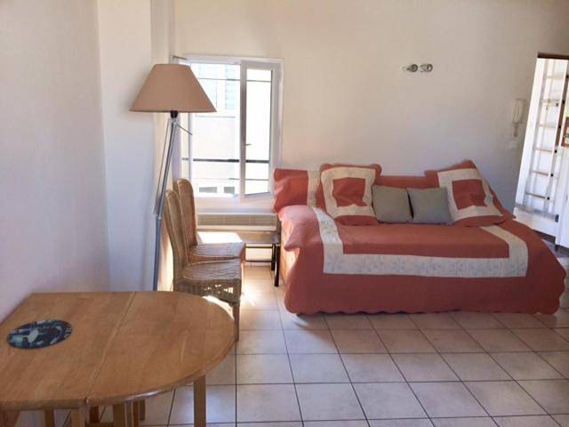 Gîte pour 2 personnes, avec vue, animaux acceptés dans Arenes De Nimes