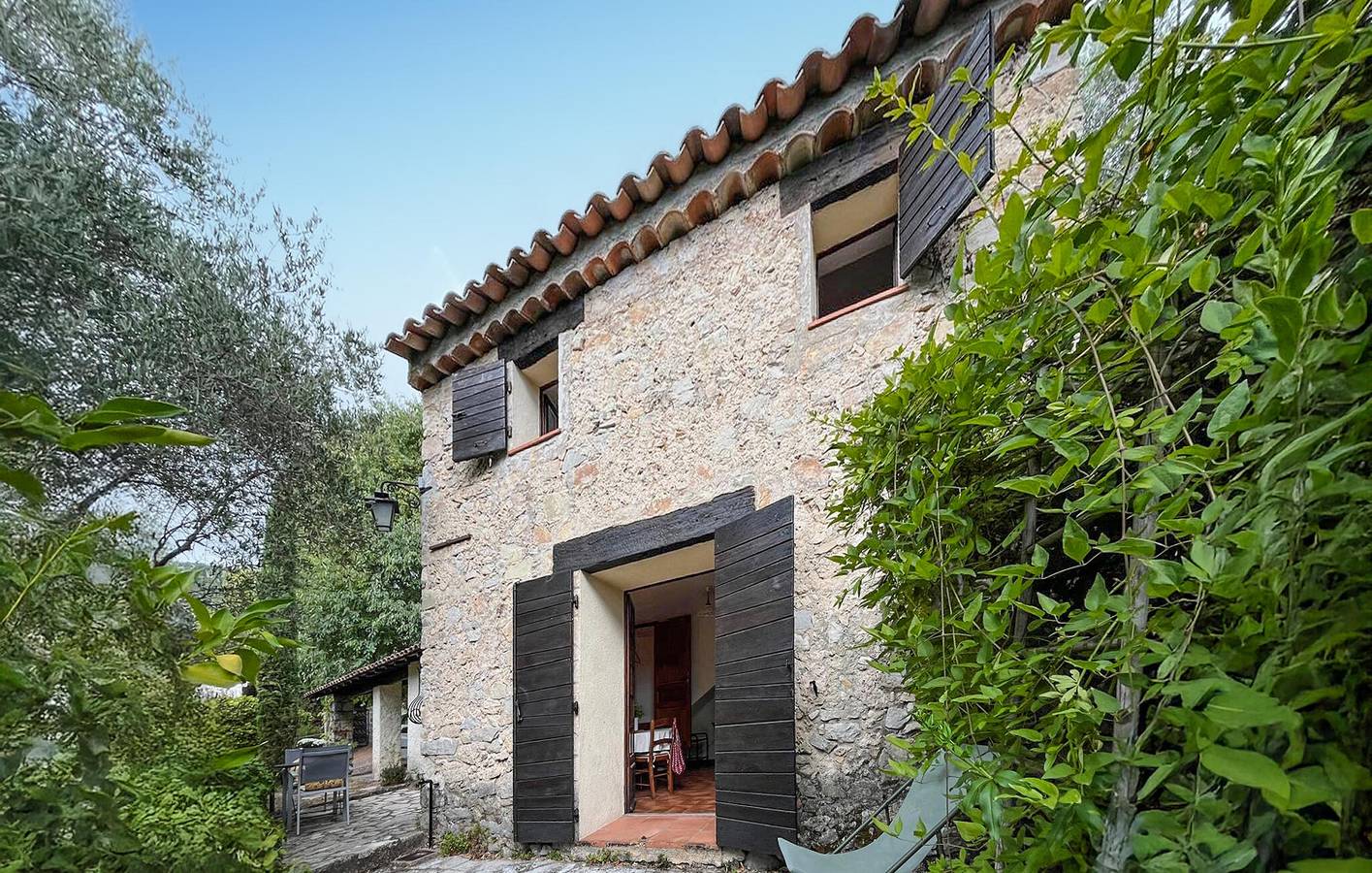 Acogedor apartamento con jardín y terraza, cerca del centro de la ciudad in Peymeinade, Region de Cannes