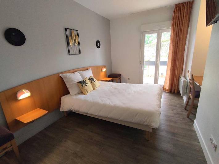 Hôtel pour 2 personnes, avec jardin et vue à Turenne - 3