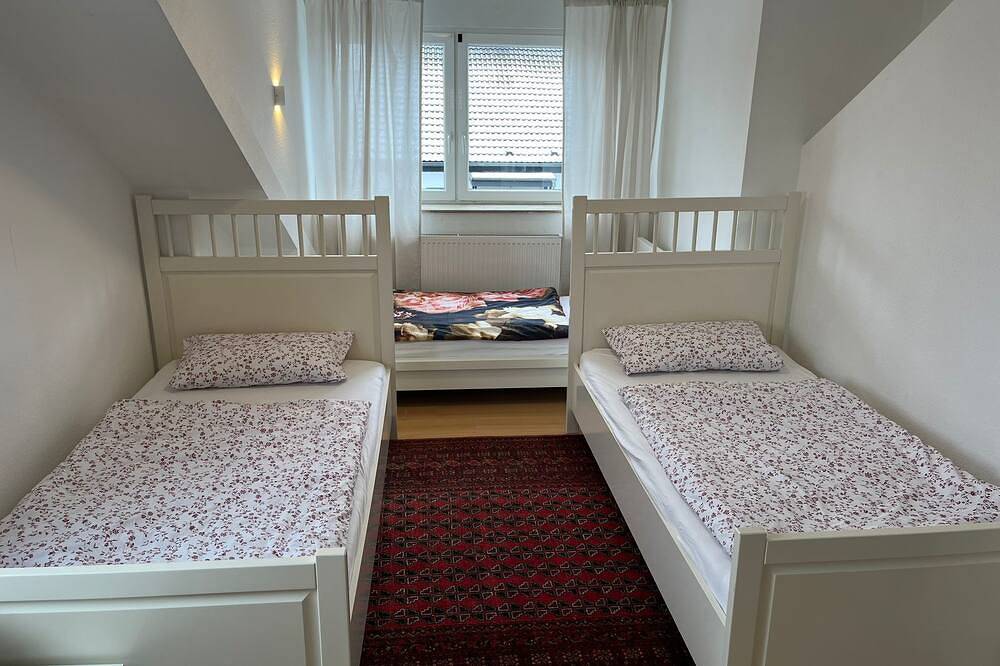 Lovely and Peaceful, Cosy Guest House in Cologne in Chorweiler, Cologne