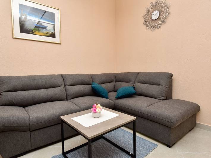 Ferienhaus für 12 Personen, mit Balkon und Garten in Maslenica - 4