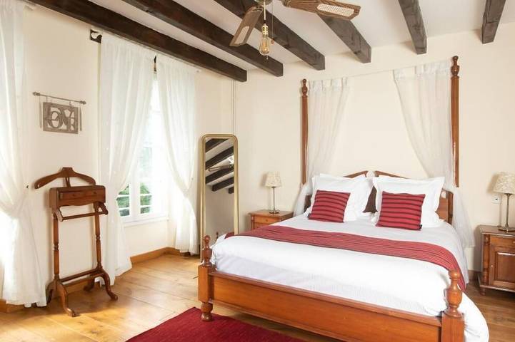 Location de vacances pour 24 personnes, avec jardin et piscine, animaux acceptés à Annepont - 2