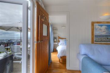 Chalet for 2 People in Lyme Regis, England, Photo 4