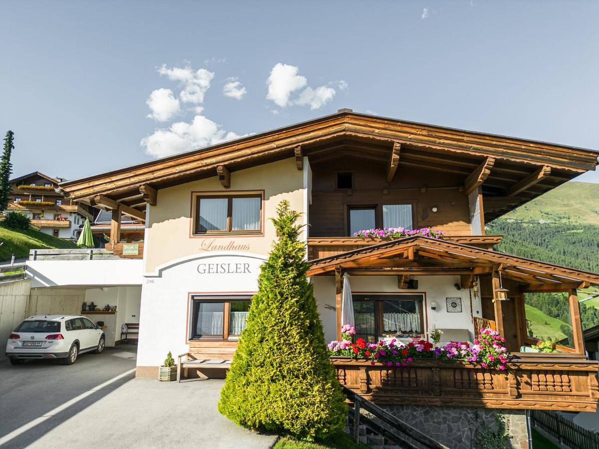 Ganze Wohnung, Landhaus Geisler in Tuxer Alpen, Hintertux