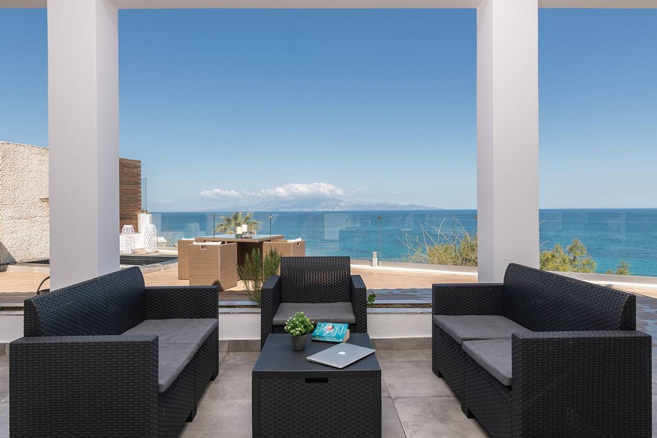 Luxury Villa Cavo Mare Meltemi with pool & jacuzzi in Tragaki, Zante