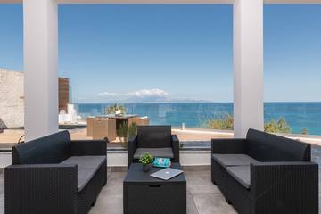 Vacation Rental for 6 Guests in Tragaki, Zakynthos, Picture 2