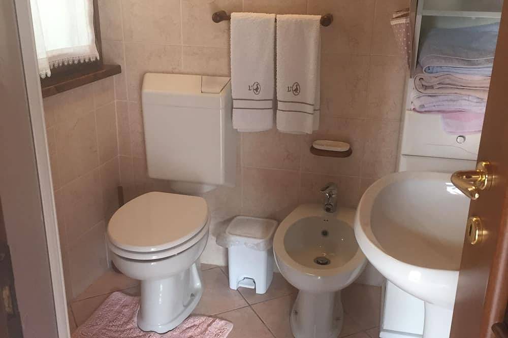 Chalet mit Pool für 2 Personen in Valle Albano in Garzeno, Gemeinde Garzeno