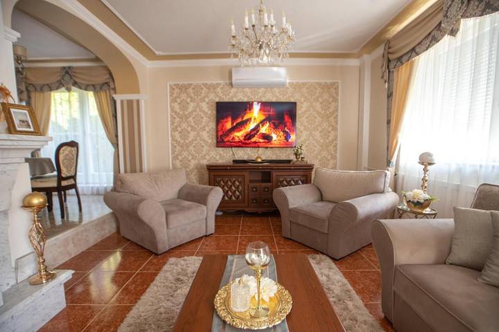 Villa pour 14 personnes, avec sauna ainsi que jardin et jacuzzi