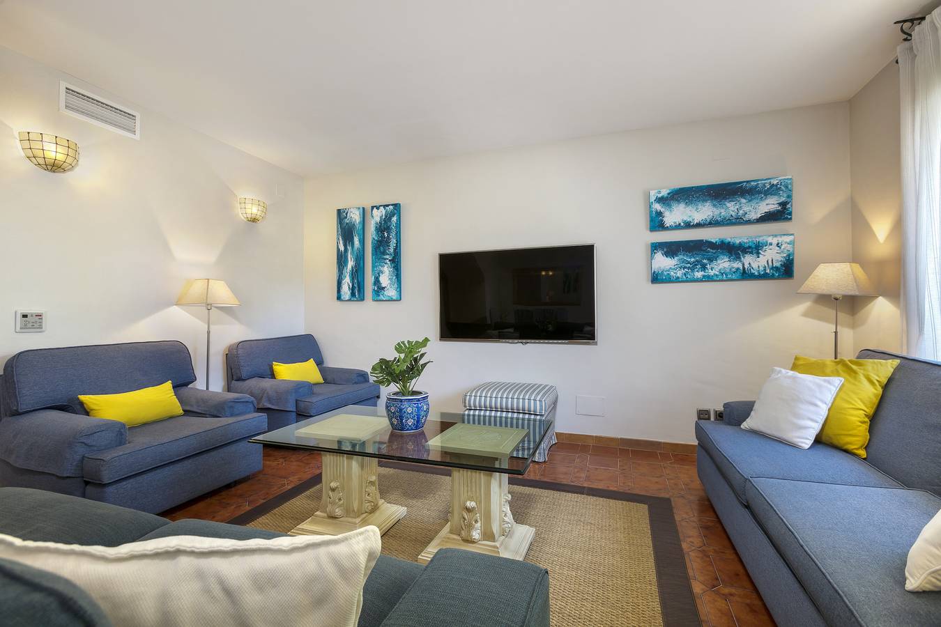 Feriehus for 10 personer med hage in Marbella West, Marbella