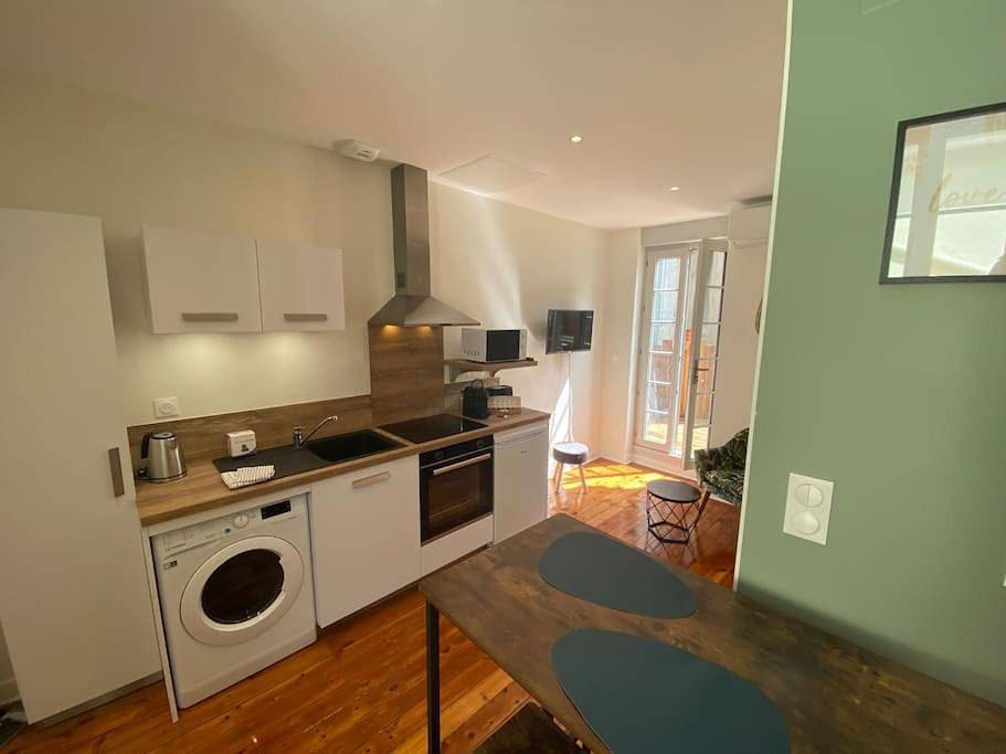 Appartement entier, One-Bedroom Apartment in Bourbon-Lancy, Région de Charolles