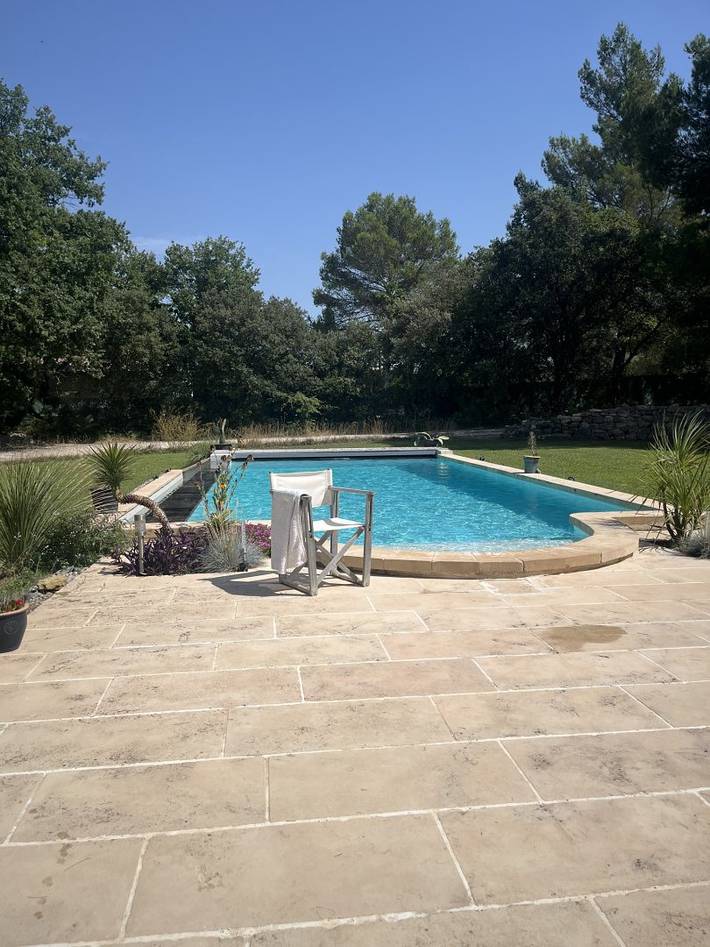 Location de vacances pour 2 personnes, avec piscine et jardin à Saint-Cannat - 3