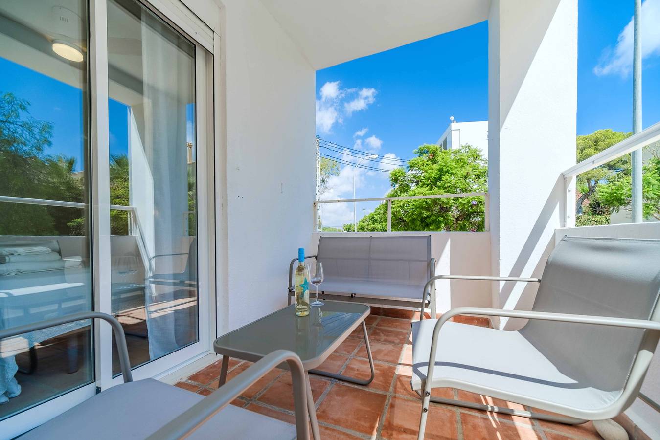 Appartamento intero, Don Pepe White Apartment, con Terraza, Wifi y Gran Piscina Comunitaria in Jávea, Costa Blanca