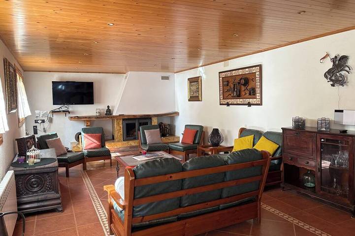 Location de vacances pour 14 personnes, avec jacuzzi et jardin dans San Martin Sarroca - 2