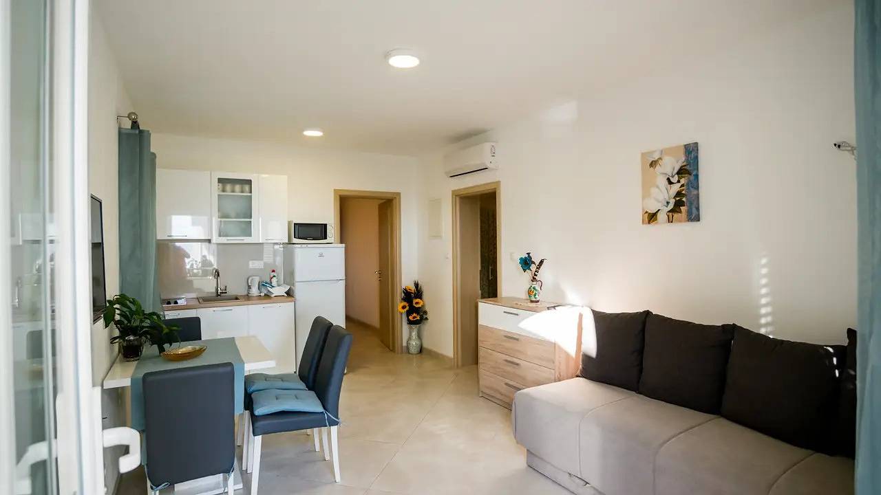 Hel ferieleilighet, Ferienwohnung für 4 Personen (30 m²) in Promajna in Promajna, Makarska Riviera