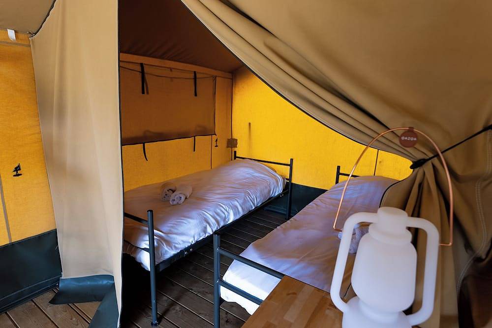 Huren comfortabele Safaritent bij het water in watersportdorp Heeg! in Heeg, IJsselmeer