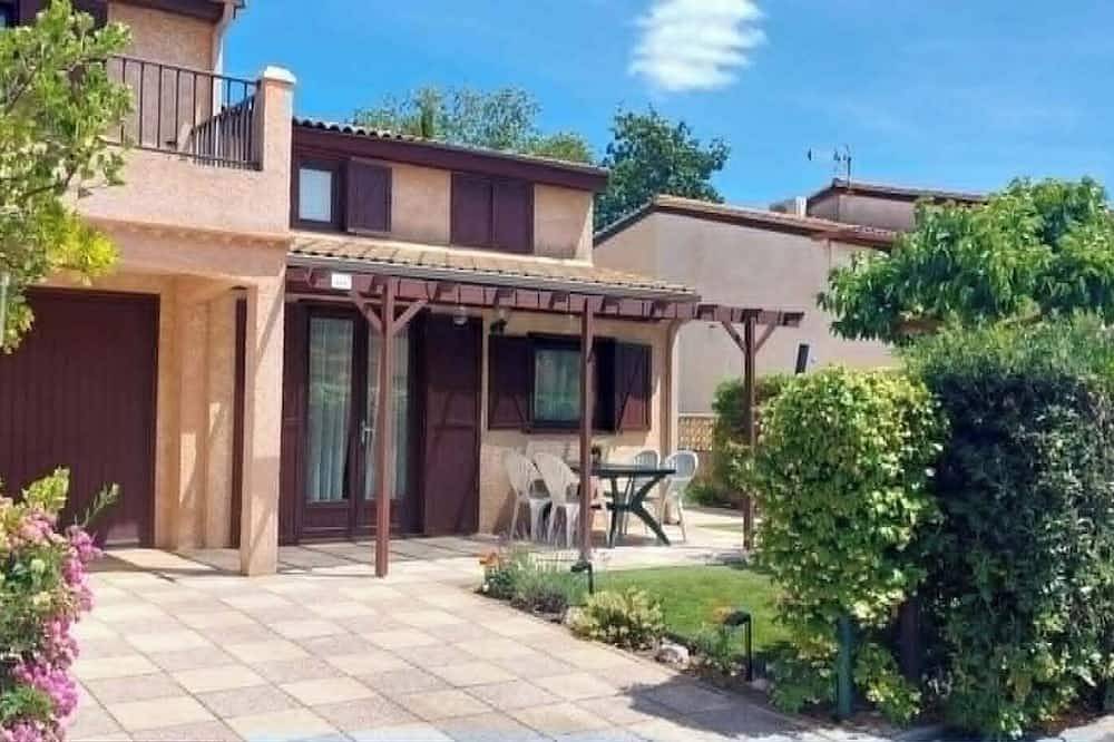 Spacious air-conditioned house, estate with swimming pools and activities, close to the sea in Portiragnes Plage, Portiragnes