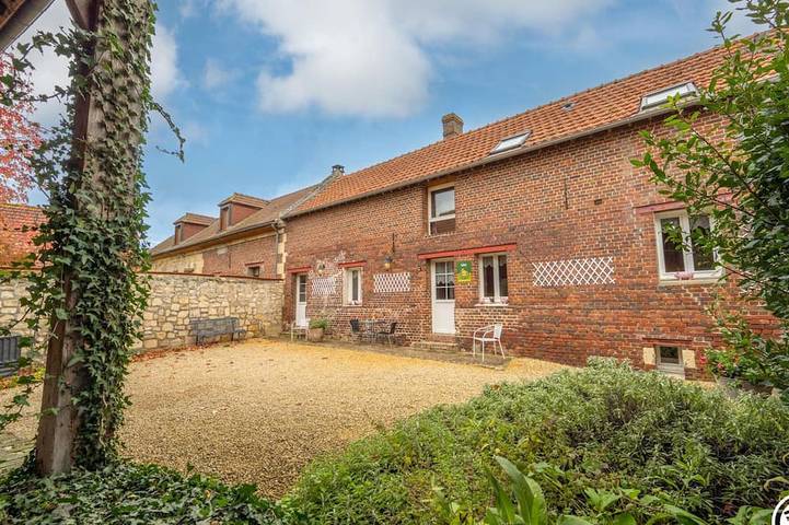 Gîte pour 11 personnes, avec Terrasse et Jardin