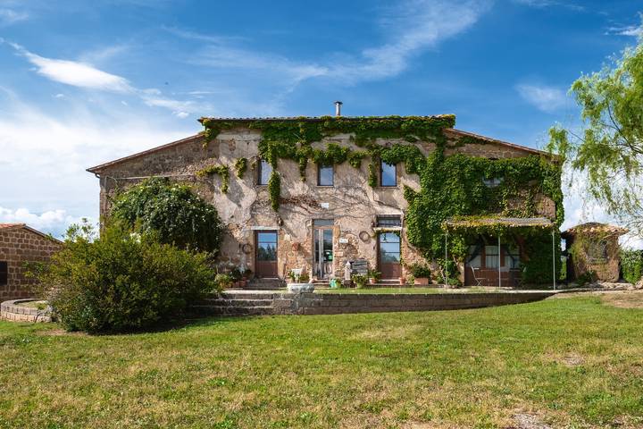 Entire apartment, Apartment 'Porcilaia' with Shared Pool, Private Terrace and Shared Garden in Sorano, Grosseto Province