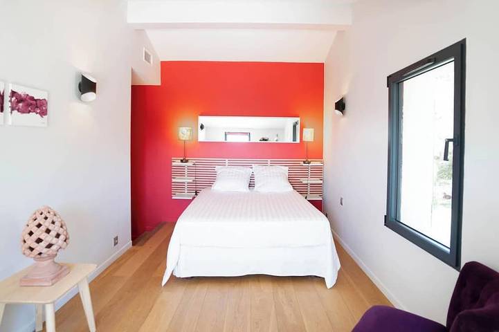 Location de vacances pour 8 personnes, avec jacuzzi ainsi que terrasse et jardin à Saint-Marc-Jaumegarde - 3