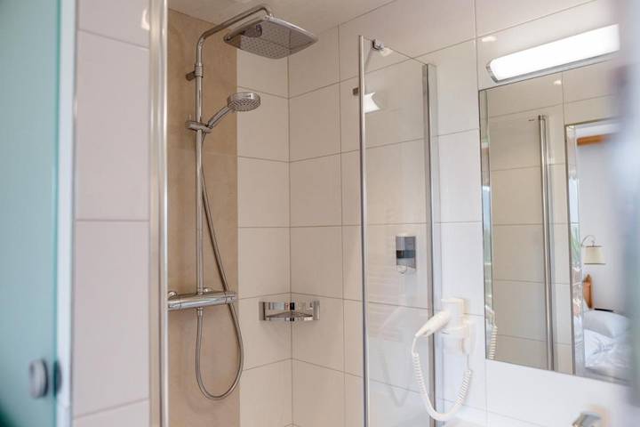 Ferienwohnung für 2 Personen, mit Balkon und Garten sowie Ausblick und Seeblick in St. Gilgen - 4