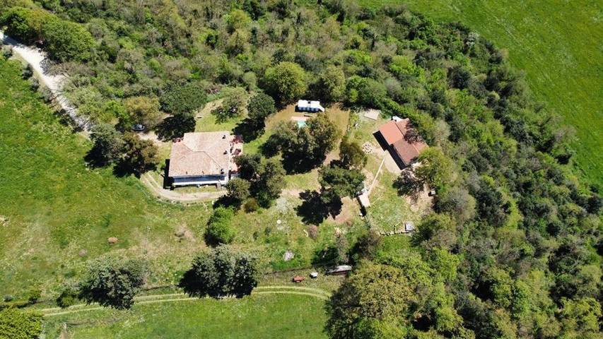 Agriturismo per 4 persone, con piscina per bambini e giardino nonché piscina a Roma