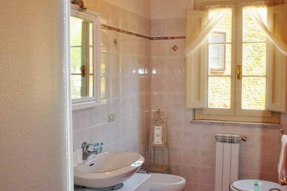 Ganze Wohnung, Fewo in Montaione,Swimmingpool,familienfreundlich, Kinderspielplatz,bis 5 Pers. in Montaione, Florenz Provinz